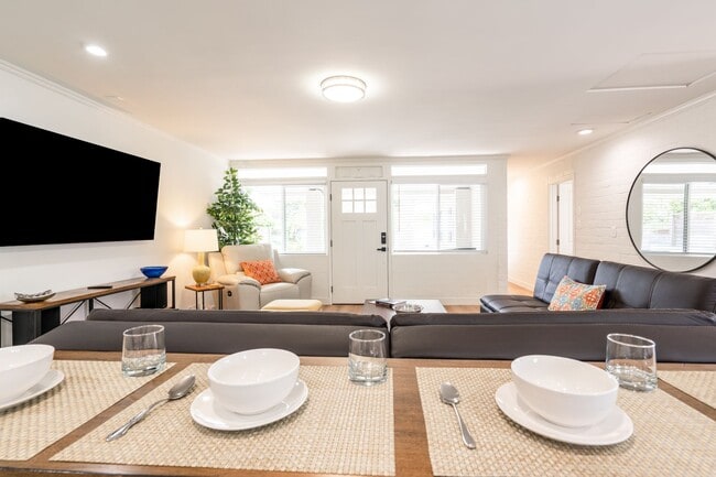 Building Photo - Enjoy stunning sunsets and beach living at its finest, Short Walk to Beach