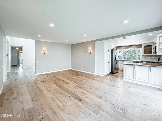 Building Photo - 360 N Greenmeadow Ave
