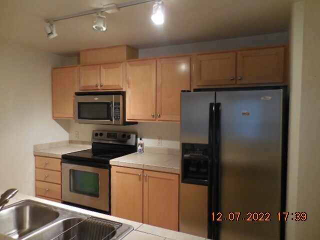 Building Photo - 750 NW 185th Ave