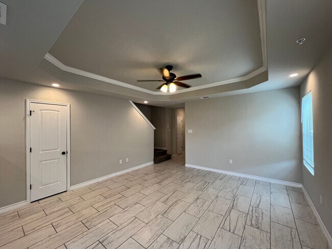 Building Photo - 6310 Luglio Ln