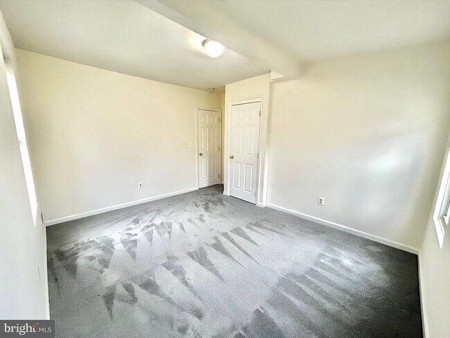 Building Photo - 2000 McHenry St