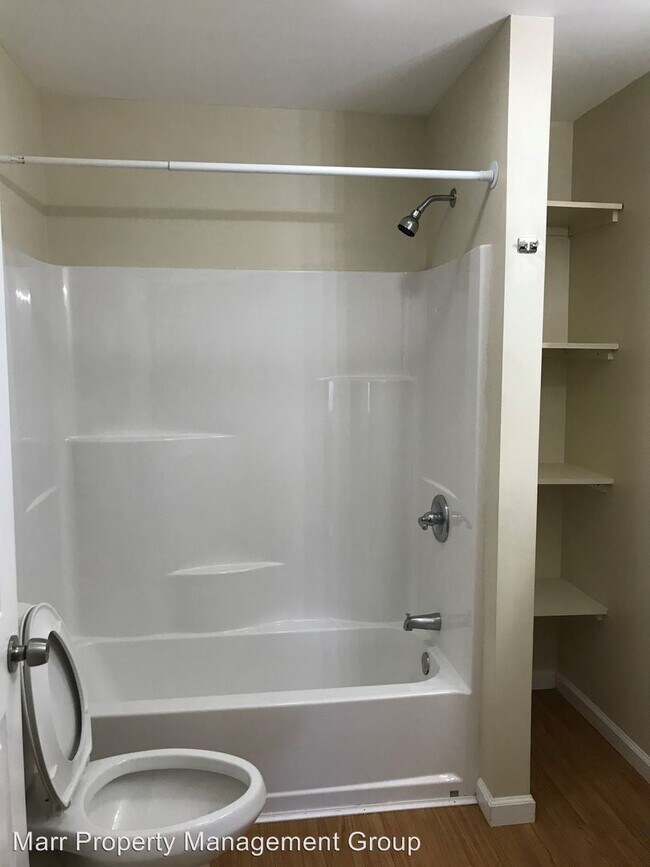 Building Photo - 1605 N Mulberry St