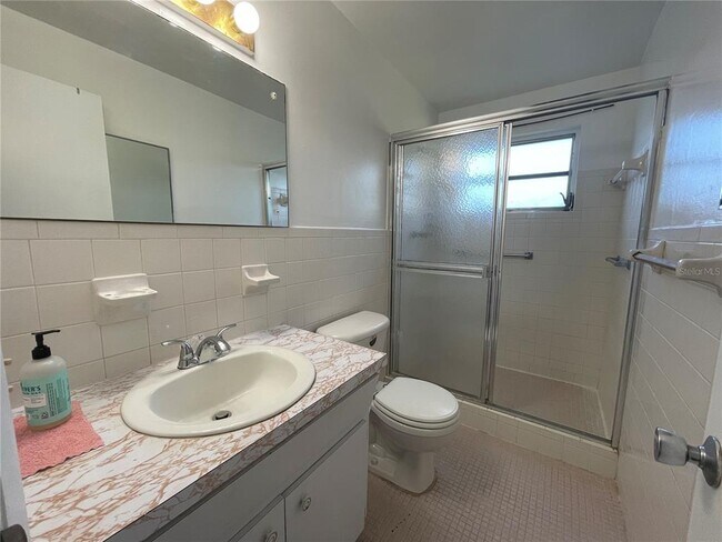 Building Photo - 2359 Finlandia Ln