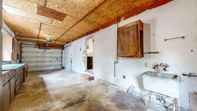 Building Photo - 1426 3rd St