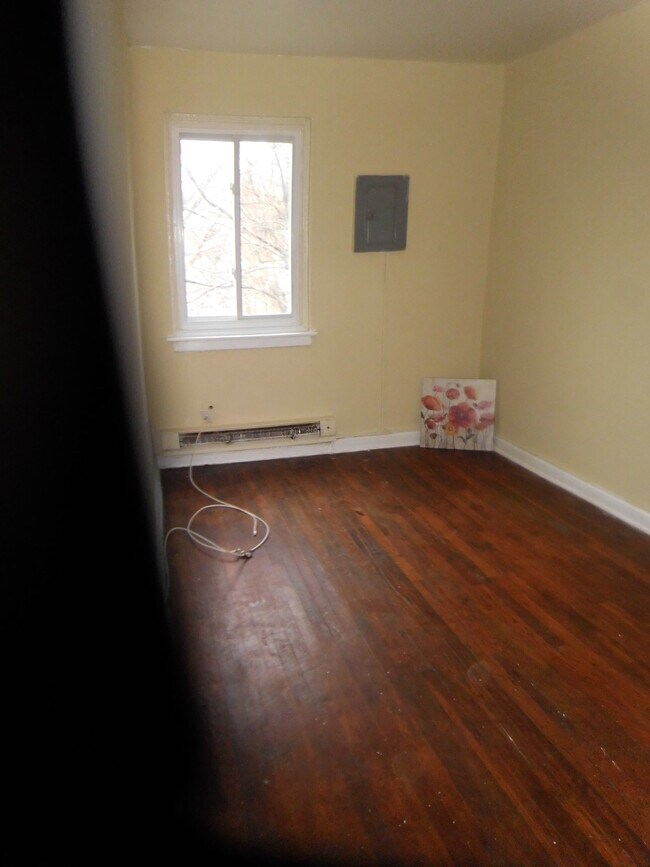 Bedroom - 4004 8th St