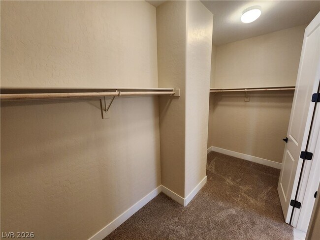 Building Photo - 2209 Fish Hawk St