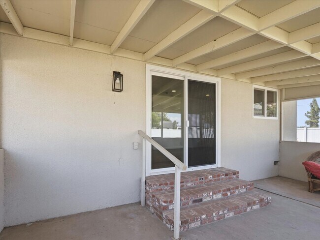 Building Photo - 4 Bedroom Home for Rent in Sanger | Sierra Views | 2,140± Sq. Ft. | Lawn Care Included