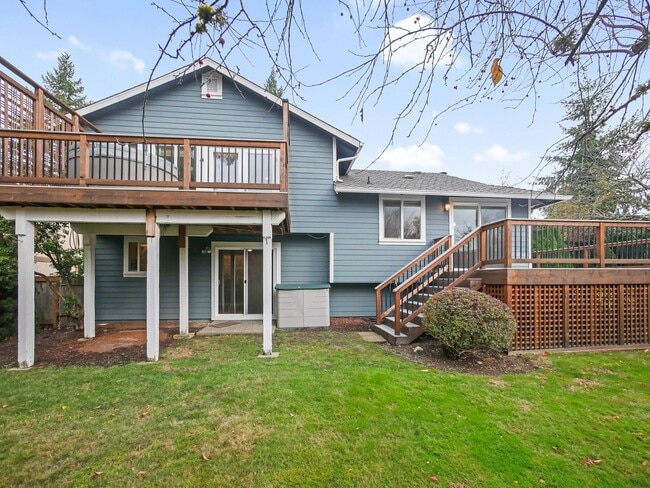 Building Photo - 3 Bed and 2 Bath Stunning Family Home is A...