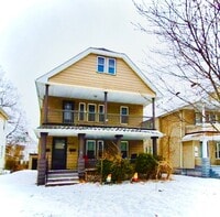 Building Photo - Charming 2 beds 1 baths in Newburg Heights!