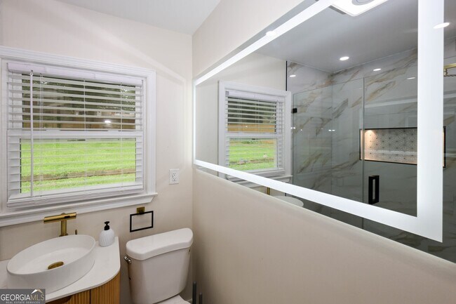 Building Photo - 2218 Dodson Dr
