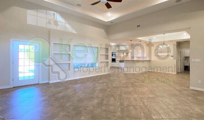 Building Photo - Beautiful 4 Bedroom- 3.5 Bathroom Home in Alamo, TX