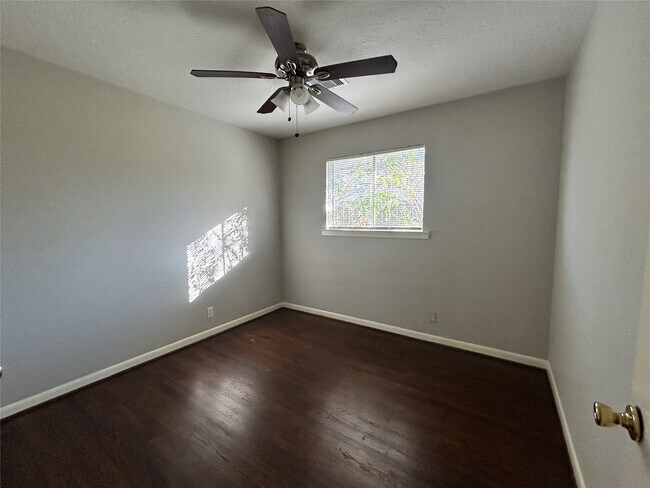 Building Photo - 2122 Purdue St