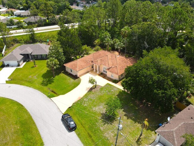 Building Photo - 87 Rose Dr
