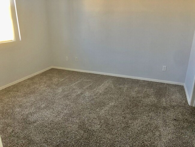 Building Photo - 2 Bed/2 Bath Otay Ranch