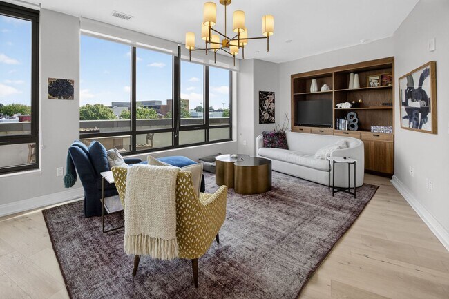 Building Photo - Stunning 2BR/2BA Luxury Condo // Capitol Hill Views // Garage Parking included