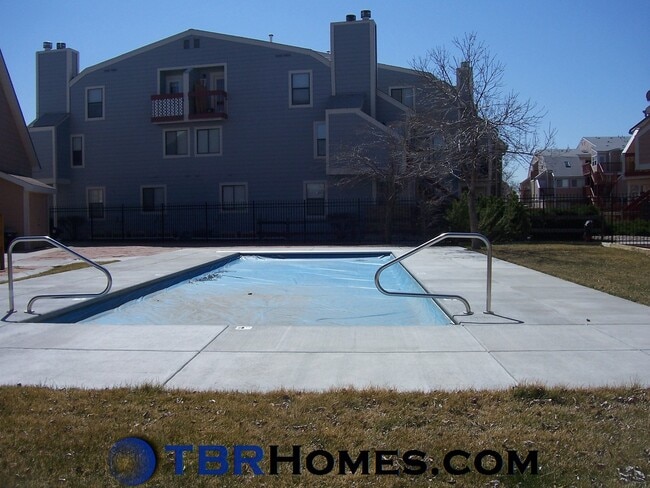 Building Photo - 920 S Dawson Way