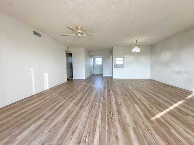 Building Photo - 3640 Ironwood Cir