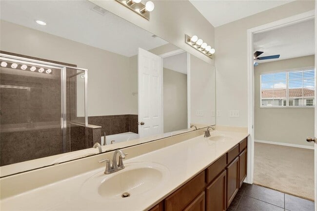 Building Photo - 1994 Silverweed Way