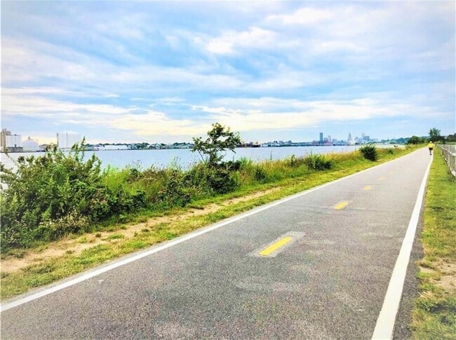 Building Photo - 41 Bullocks Point Ave