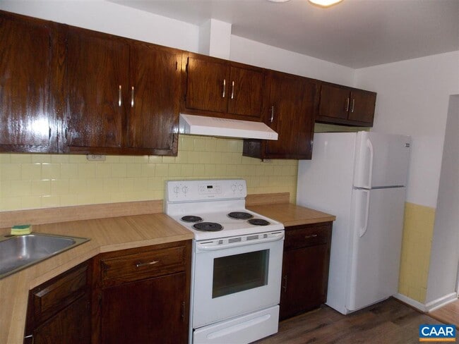 Building Photo - 748 Orangedale Ave