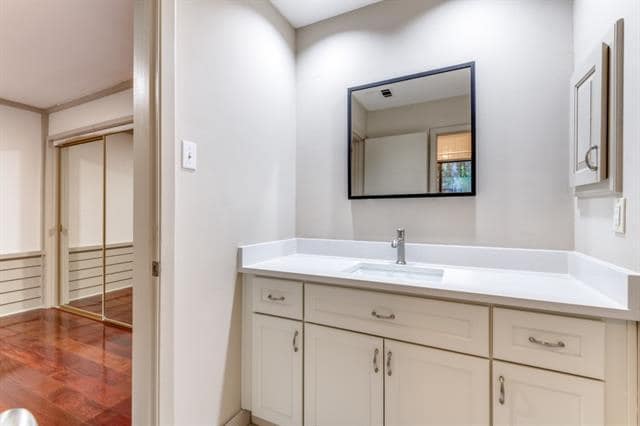 Building Photo - 5209 Old Shepard Pl