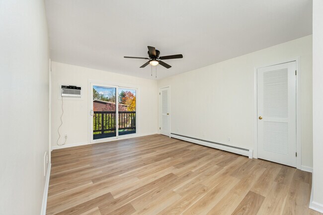 Building Photo - 154 Cold Spring Rd