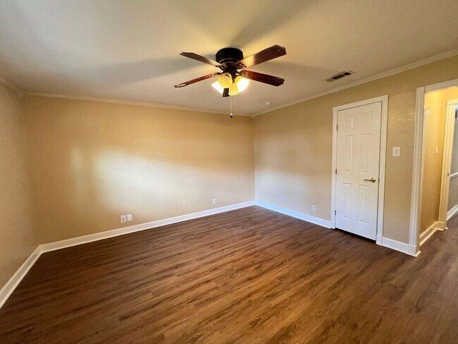 Building Photo - Shelmar Drive