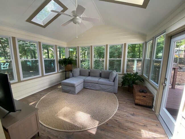 Building Photo - 420 Ridge Ct