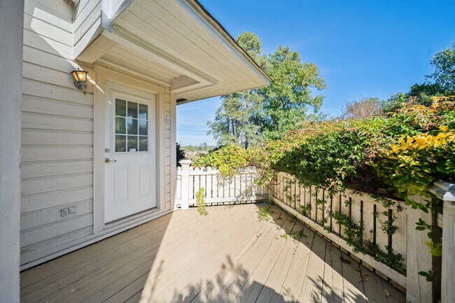 Building Photo - Cozy 4-Bedroom 2 bath home. MOVE -IN BY 12/31 AND RECEIVE HALF OFF FIRST MONTH'S RENT!!!!!!!