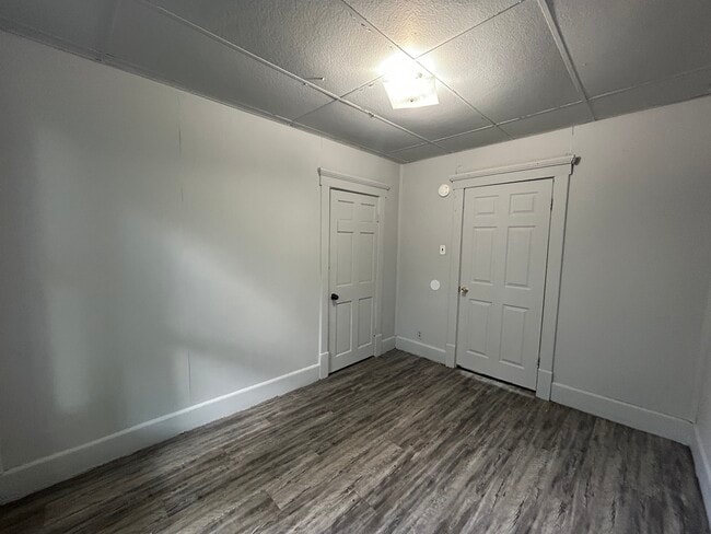 Building Photo - 35 Lake-