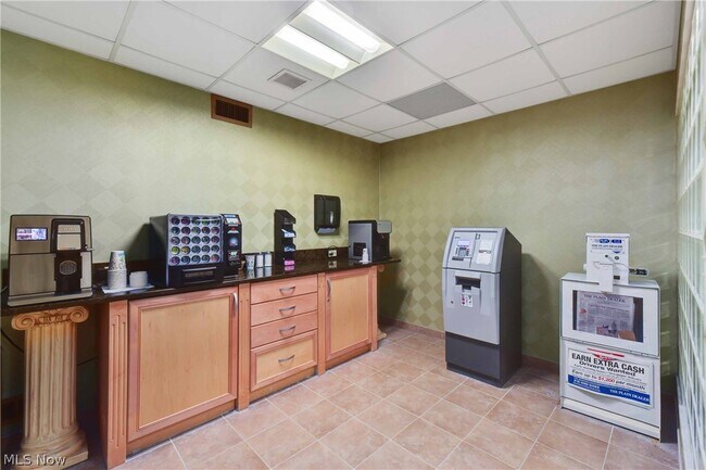 Building Photo - 12550 Lake Ave