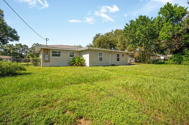 Building Photo - Beautifully Updated Clearwater Home with M...