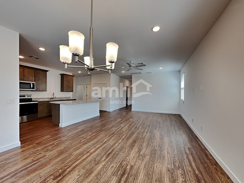 Building Photo - 4214 S 105th Dr