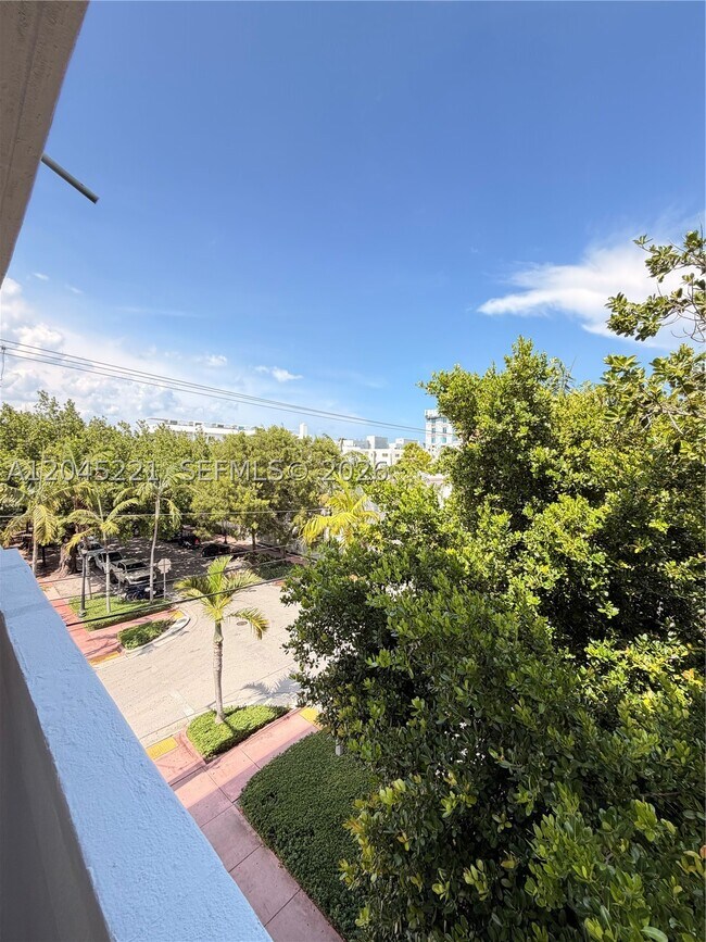 Building Photo - 360 Meridian Ave