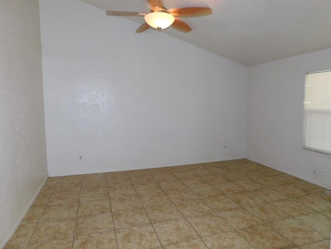 Building Photo - 7800 Brodie Ln