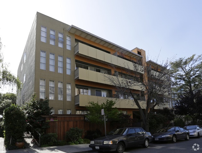 Building Photo - 155 Monte Cresta Ave