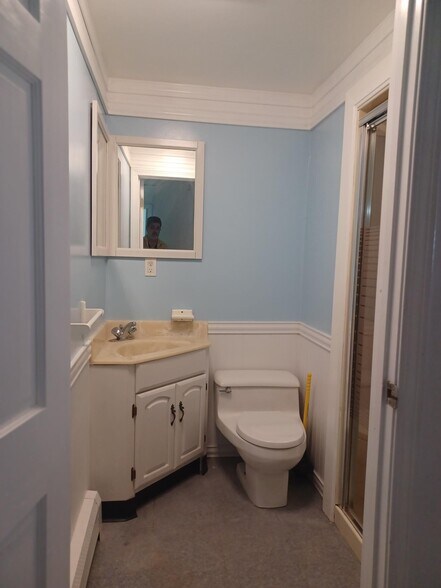 Basement Full bath - 35 Danny Rd