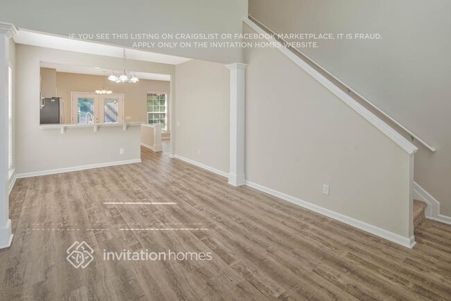 Building Photo - 10437 Roundleaf Dr