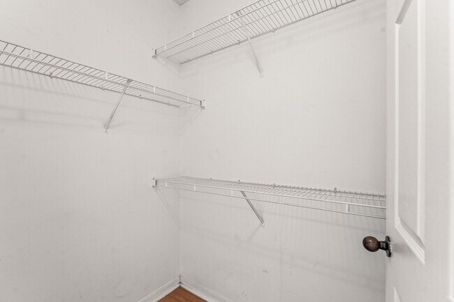 Building Photo - 10336 Fox Trail Rd S