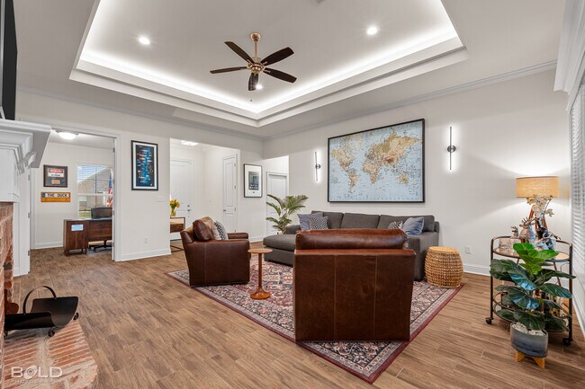 Building Photo - 304 Prien Lk Lp