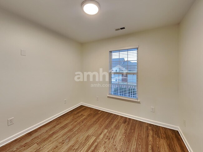 Building Photo - 315 Madrid Dr