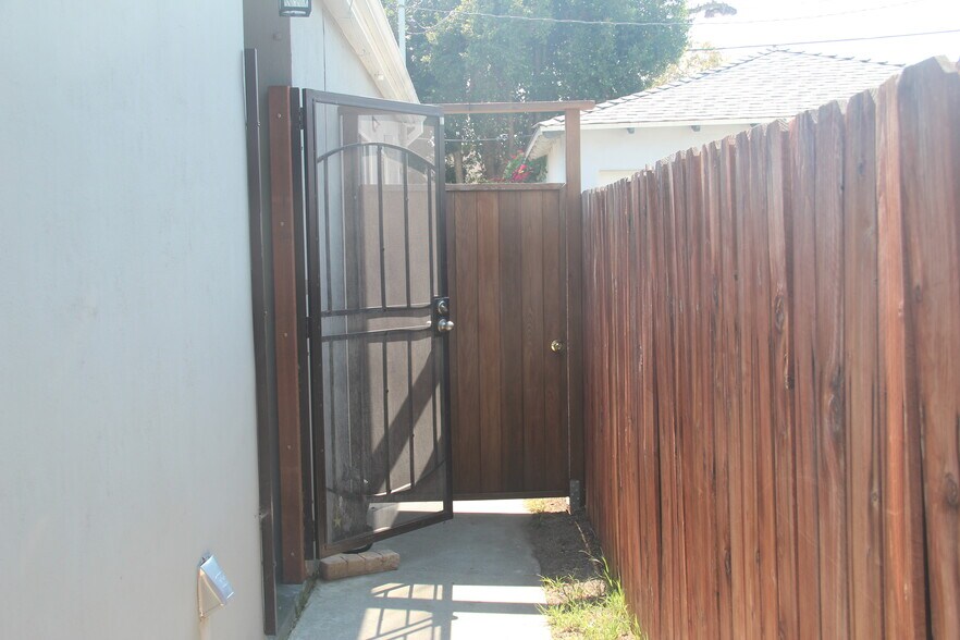 Building Photo - 8830 Cadillac Ave.