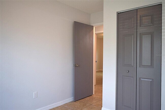 Building Photo - 1242 Mohrlake Dr