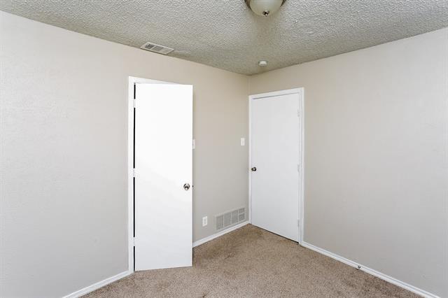 Building Photo - 1400 Thackery Dr