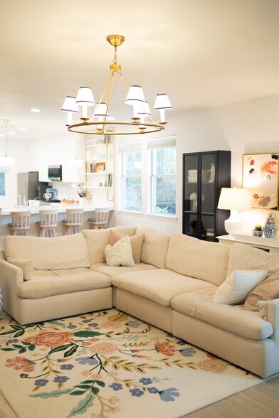 Building Photo - 2700 Cypress Point Dr