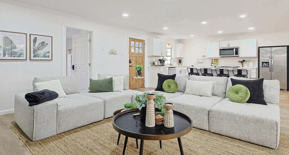 Building Photo - 260 McGraw Ln