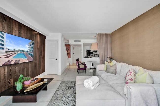 Building Photo - 5401 Collins Ave