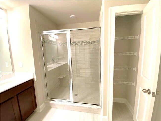 Building Photo - 912 Sweetwater Grove