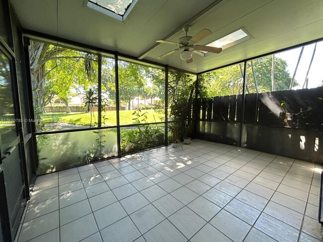 Building Photo - 11047 SW 154th Ct