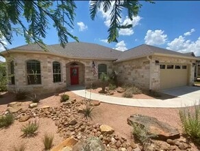 Building Photo - Beautiful home in Fredericksburg, TX